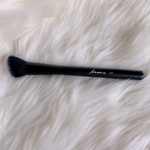 Firma beauty angled contour brush Elite B 103
